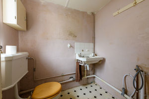 Cloakroom- click for photo gallery